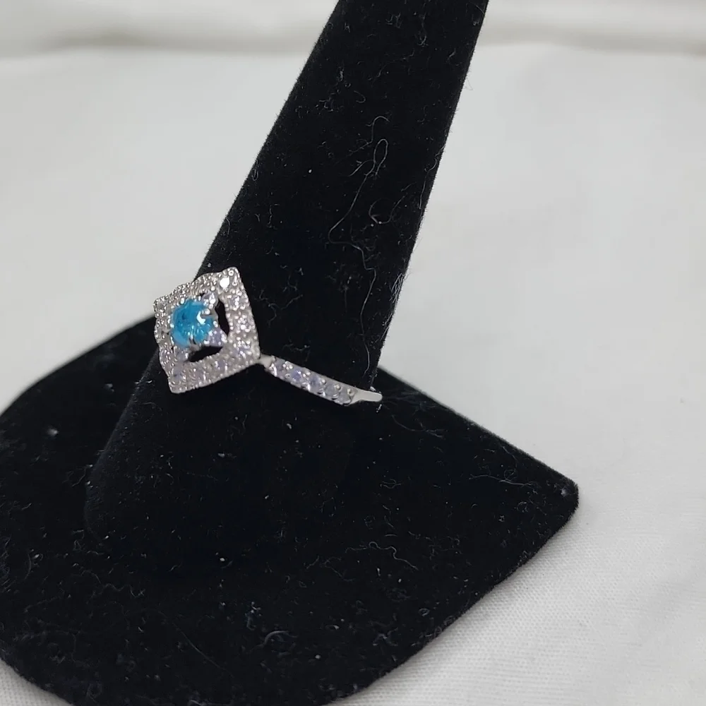 AQUAMARINE RING - Picture 3 of 9
